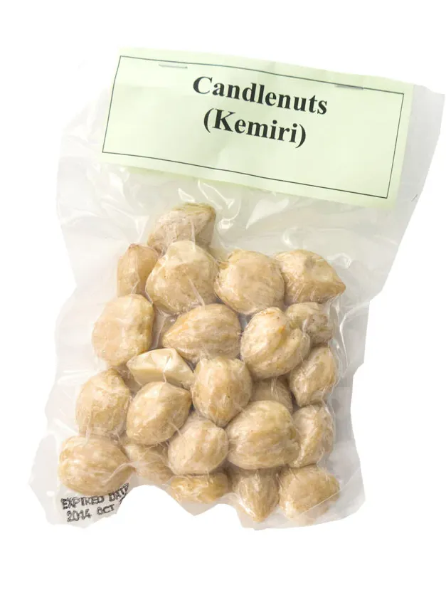 Candle Nuts (Sariraya Kemiri) (100g) Candle Nuts (Sariraya Kemiri) (100g)